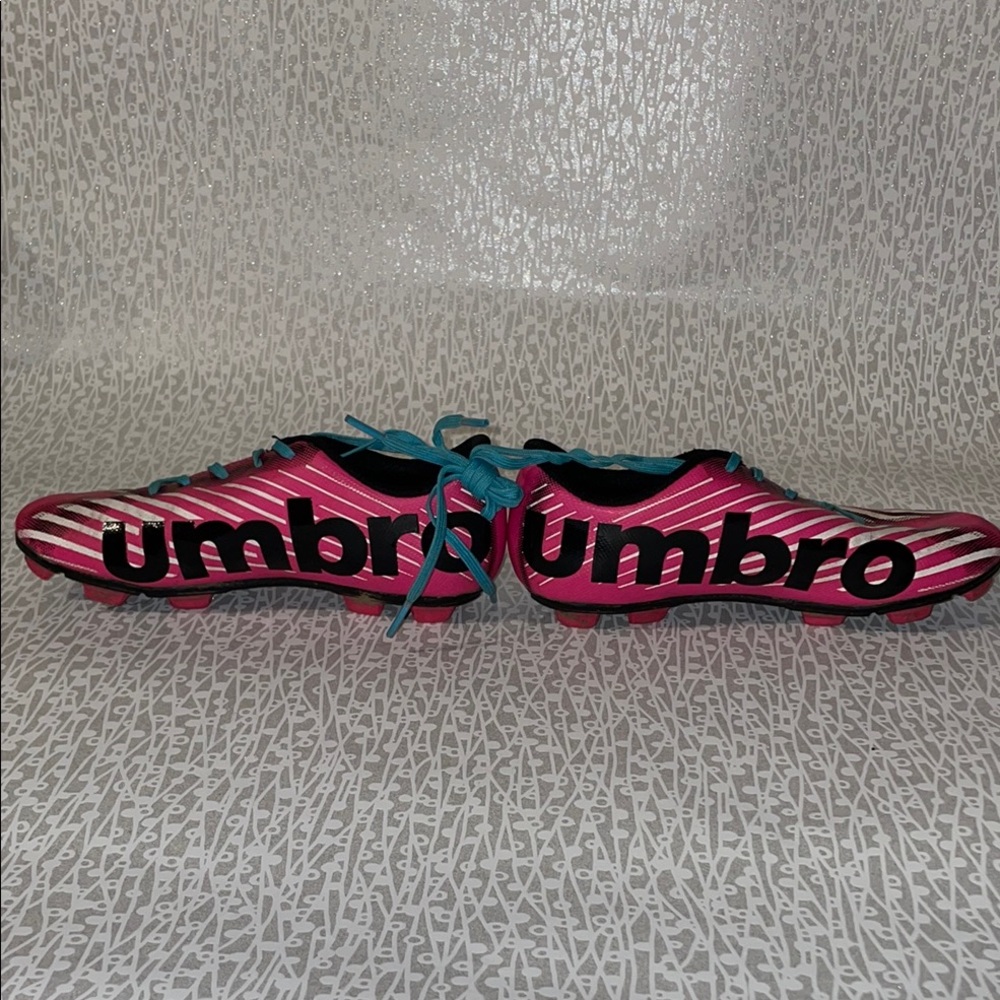 Umbro Pink Soccer Cleats